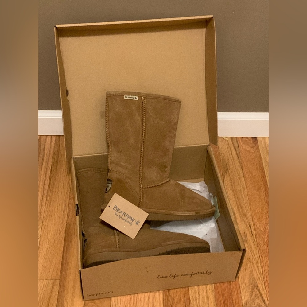 🔥Bearpaw Emma boots with Original Box and all tags